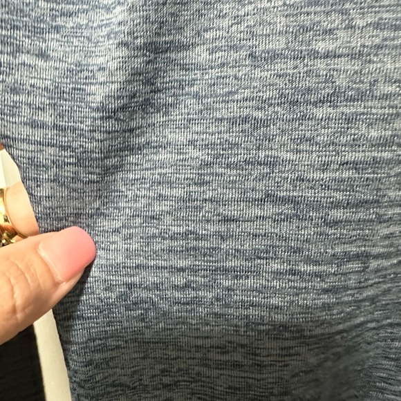 Nike Women's NIKE ELEMENT LONG SLEEVE Size Medium NWOT - Picture 4 of 5